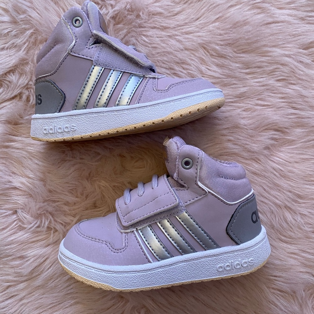 Baby girl Adidas Velcro sneakers light purple